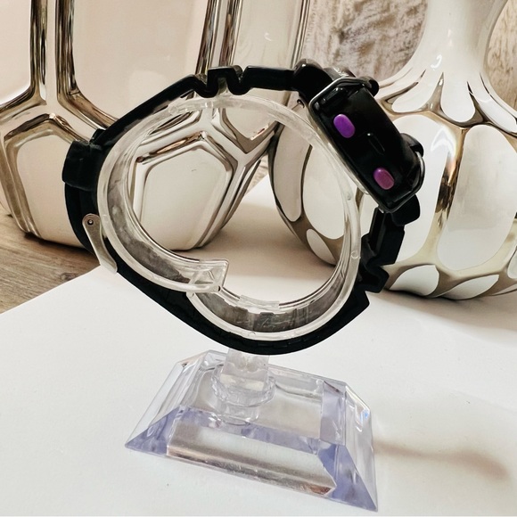 ChromaGLO Sports Watch - Picture 4 of 10